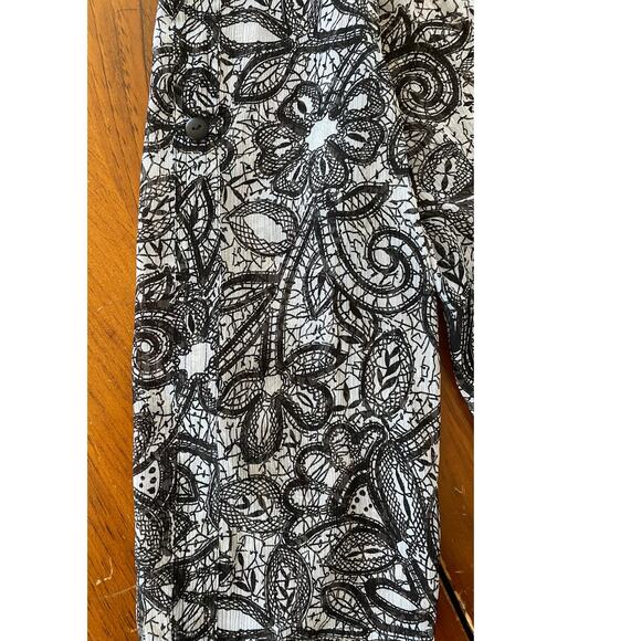 Coldwater Creek Womens Petite Large Blouse Sheer Floral Button Up Black White - Picture 5 of 10
